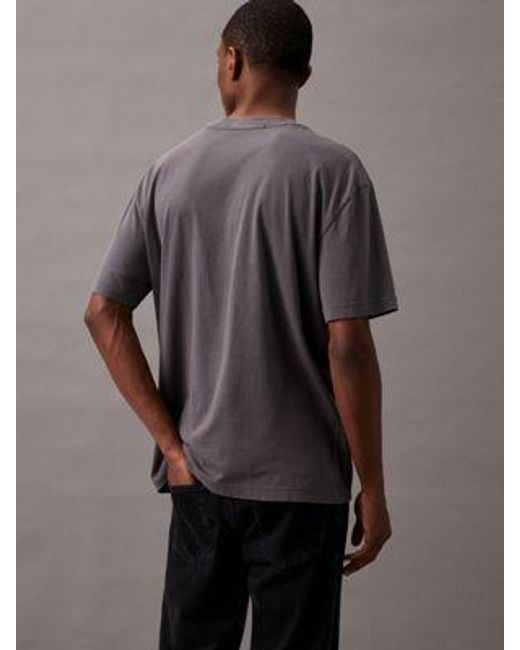 Calvin Klein Lässiges T-Shirt aus gewaschener Baumwolle in Gray für Herren