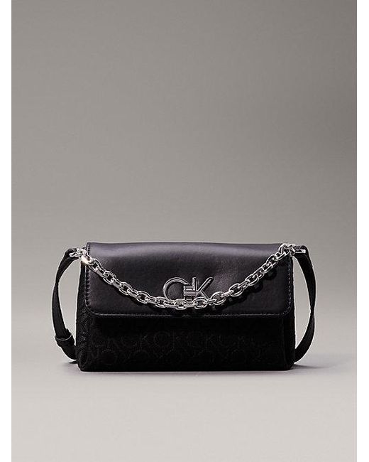 Calvin Klein Black Kleine Crossbody Bag mit Logo-Jacquardmuster
