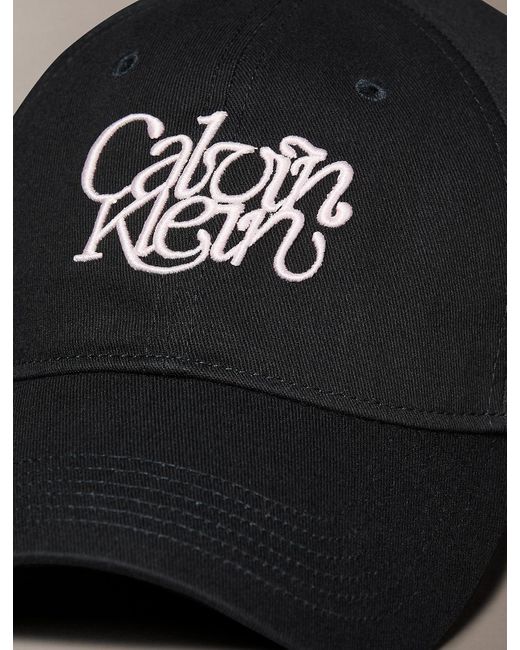Berretto Con Logo Ricamato di Calvin Klein in Black