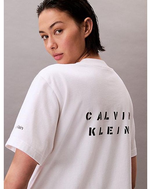 Calvin Klein White Pride Love Is A Dance Floor Lässiges T-Shirt Mit Grafischem Print