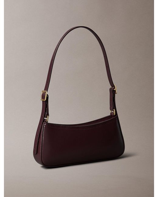 Borsa Da Spalla Con Elementi Metallici Con Logo Monogramma di Calvin Klein in Brown