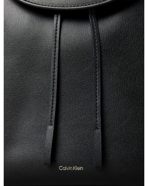 Zaino Con Patta Con Logo Laminato di Calvin Klein in Black