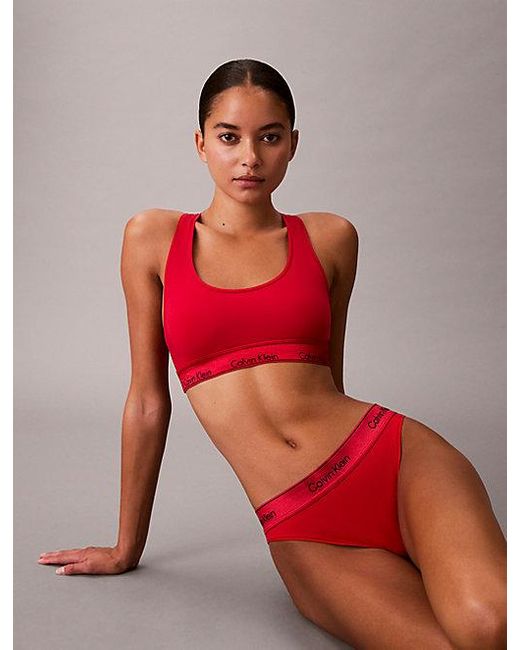 Calvin Klein Ongevoerde Bralette in het Red