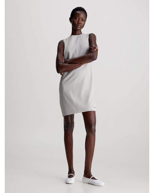 Robe-tube en crêpe structuré Calvin Klein en coloris White