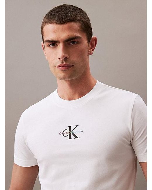 Calvin Klein Schmales Monogramm-T-Shirt - Pride in White für Herren
