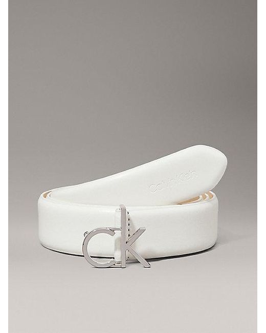 Cinturón de cuero con logo Calvin Klein de color White