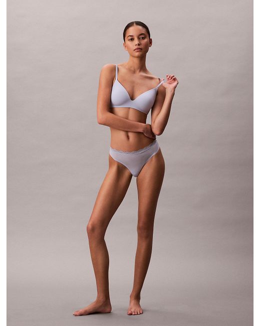 String Taille Basse Calvin Klein en coloris Natural