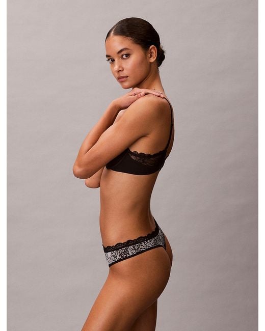 String Taille Basse Calvin Klein en coloris Multicolor