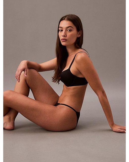 Calvin Klein Plunge Push-Up Bh in het Brown