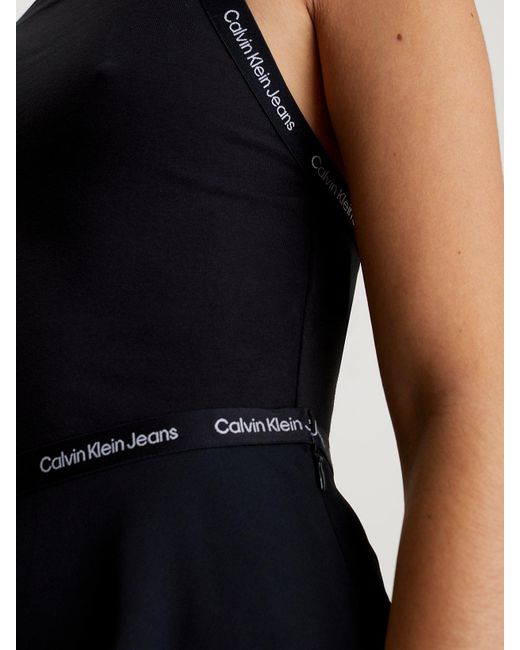 Mini-jupe avec Logo Tape Calvin Klein en coloris Black
