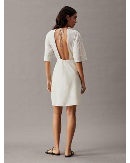 Calvin Klein Gray Kleid mit offenem Rücken aus Seersucker aus Baumwolle