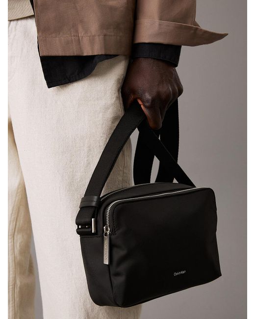 Borsa A Tracolla Per Fotocamera di Calvin Klein in Black da Uomo
