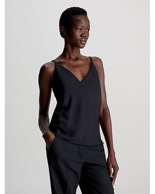 Top de crepé Calvin Klein de color Black