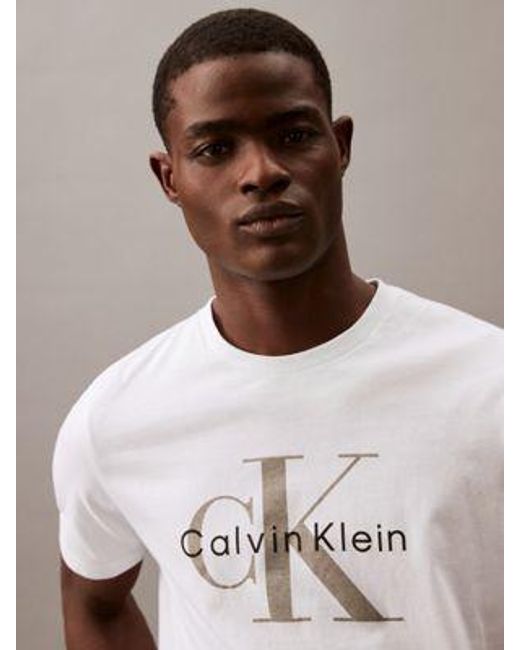 Camiseta de cuello redondo con monograma y logo Calvin Klein de hombre de color Natural