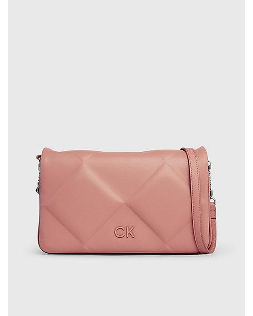 Bolso de hombro convertible acolchado Calvin Klein de color Pink