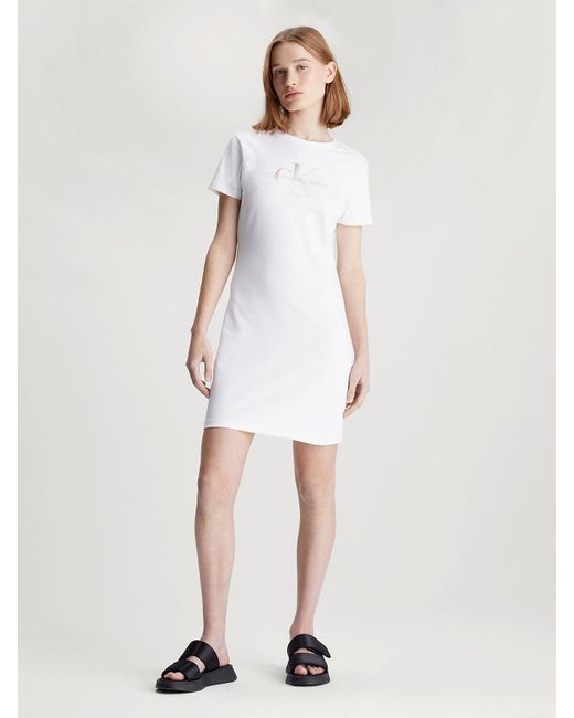 Robe t-shirt avec monogramme Calvin Klein en coloris White