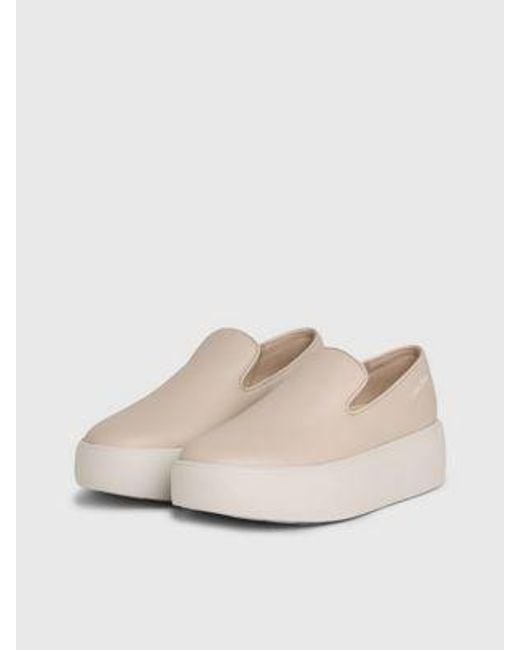 Zapatos slip-on de piel con plataforma Calvin Klein de color Natural