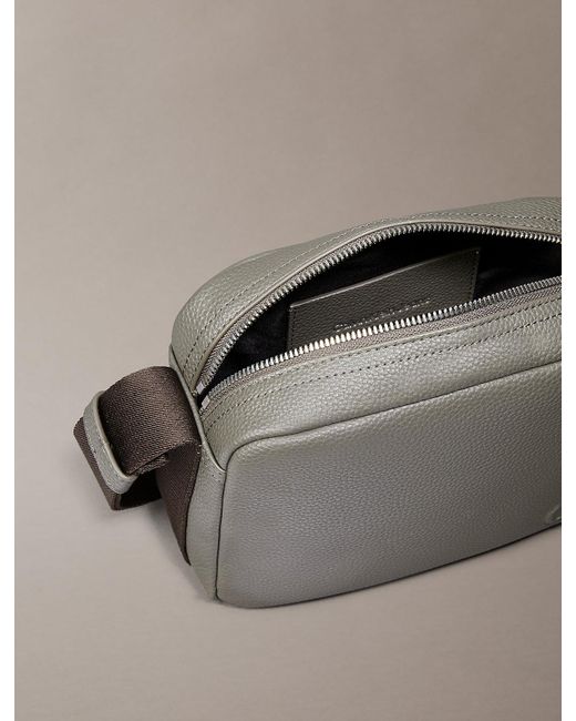 Borsa A Tracolla Per Fotocamera di Calvin Klein in Gray da Uomo