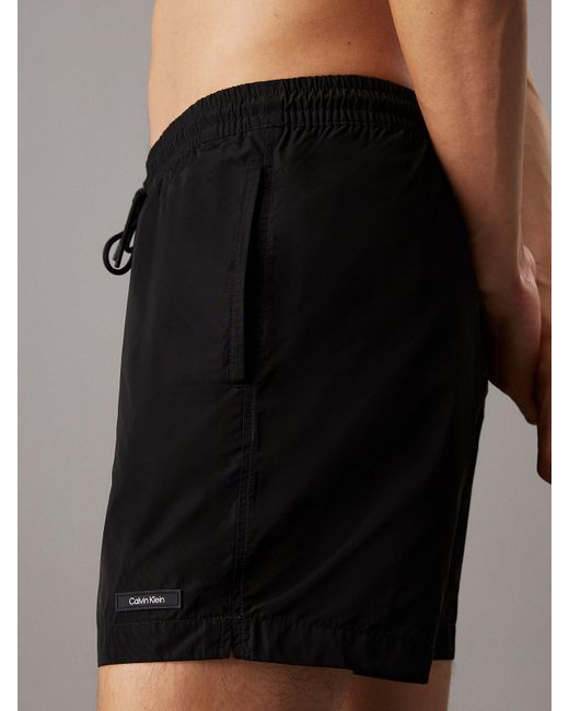 Short De Bain Mi-Long Avec Cordon De Serrage Calvin Klein pour homme en coloris Gray