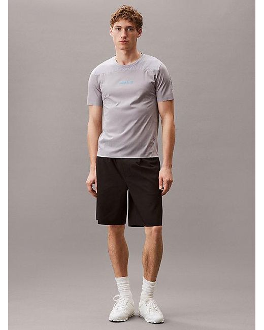 Calvin Klein Feuchtigkeitsableitendes, Schnell Trocknendes Performance-Gym-T-Shirt in Gray für Herren