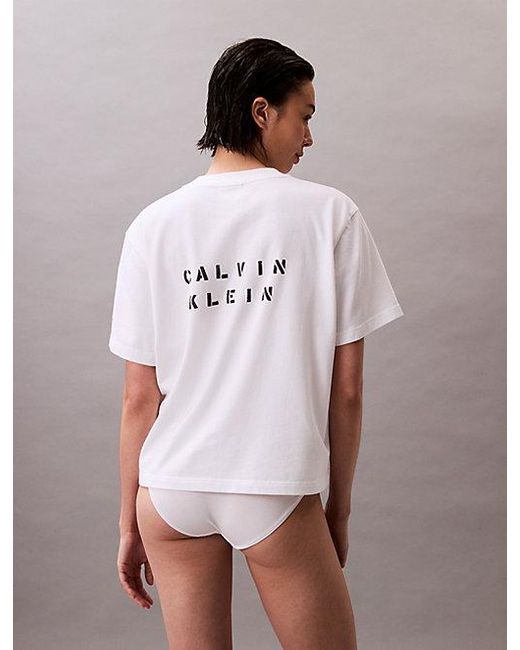 Calvin Klein White Pride Love Is A Dance Floor Lässiges T-Shirt Mit Grafischem Print