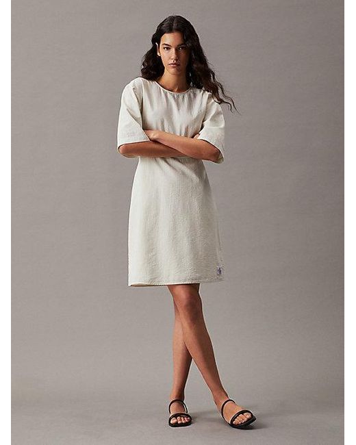 Calvin Klein Gray Kleid mit offenem Rücken aus Seersucker aus Baumwolle