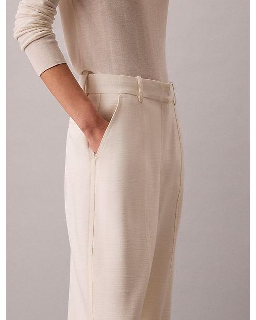 Calvin Klein Getextureerde Glanzende Broek in het Natural