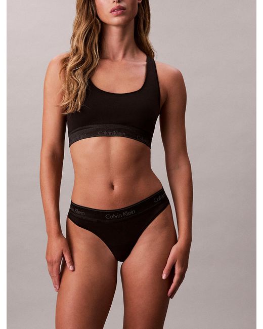 String En Édition Limitée Calvin Klein en coloris Black