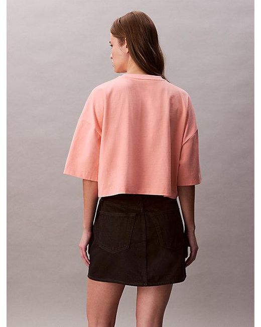 Calvin Klein Boxy Cropped T-Shirt Met Logo in het Pink