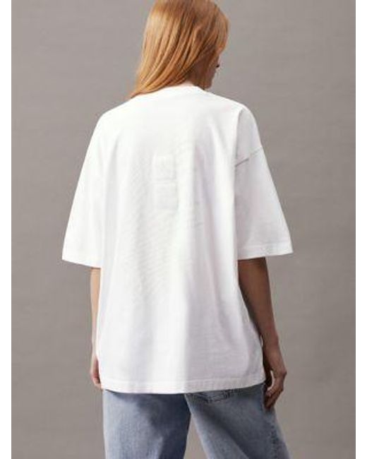 Calvin Klein Boyfriend T-shirt Met Print Achterop in het Gray