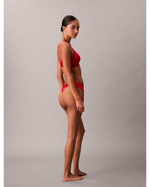 String En Édition Limitée Calvin Klein en coloris Red