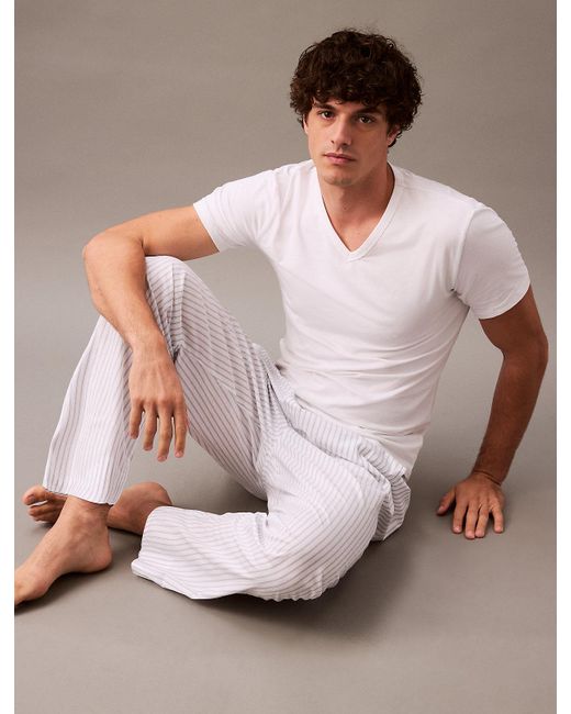 Lot De 3 T-Shirts D'Intérieur À Col En V Calvin Klein pour homme en coloris White