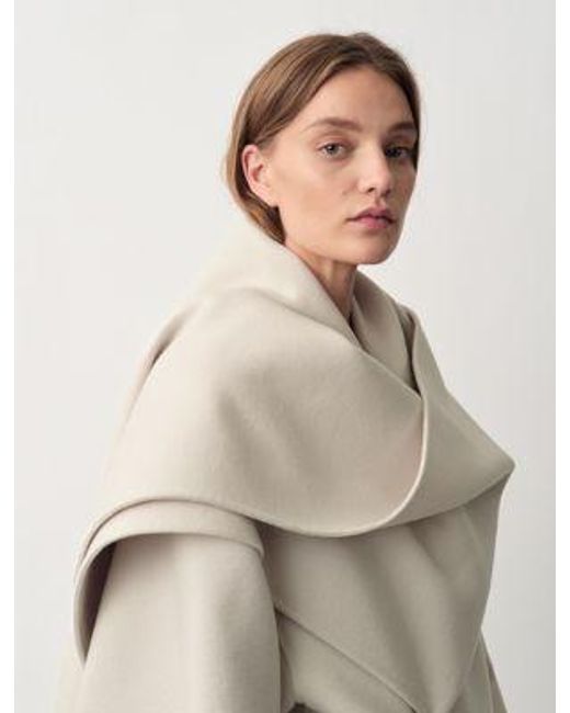 Abrigo drapeado Amelia Calvin Klein de color Natural