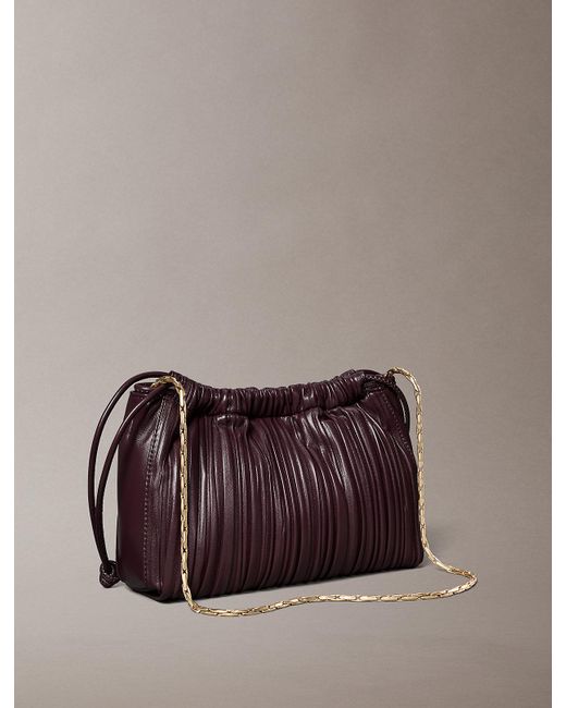 Borsa A Tracolla Plissettata Con Catena E Cordoncino di Calvin Klein in Brown