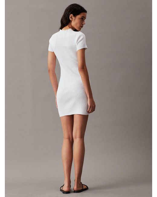 Robe-pull slim en coton côtelé Calvin Klein en coloris White