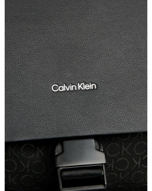 Sac à dos à rabat en jacquard avec logo Calvin Klein pour homme en coloris Black