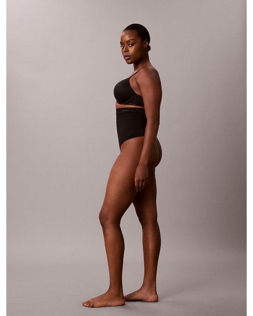 String Échancré Shapewear Calvin Klein en coloris Black