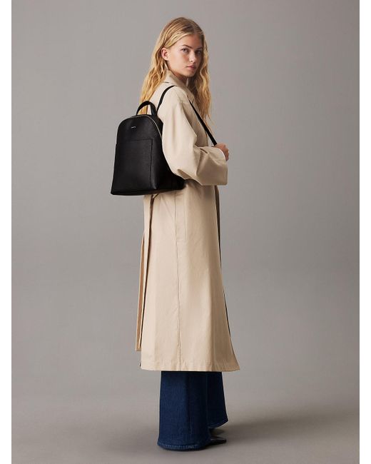 Sac À Dos Bombé Calvin Klein en coloris Gray