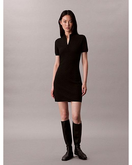 Calvin Klein Black Kleid Mit Reißverschlussausschnitt Und Logo-Jacquardmuster