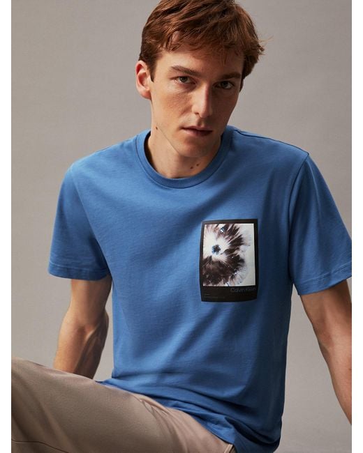 T-shirt avec imprimé graphique floral Calvin Klein pour homme en coloris Blue