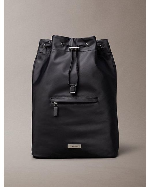 Calvin Klein Rucksack Mit Tunnelzugverschluss Aus Mattem Nylon in Black für Herren