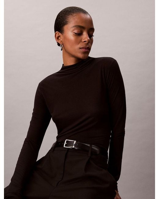 Top Slim Con Collo A Lupetto di Calvin Klein in Black
