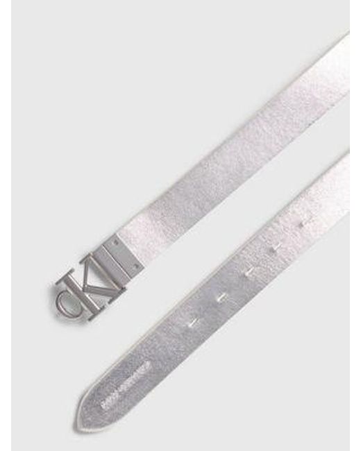 Cinturón reversible con logo Calvin Klein de color Gray