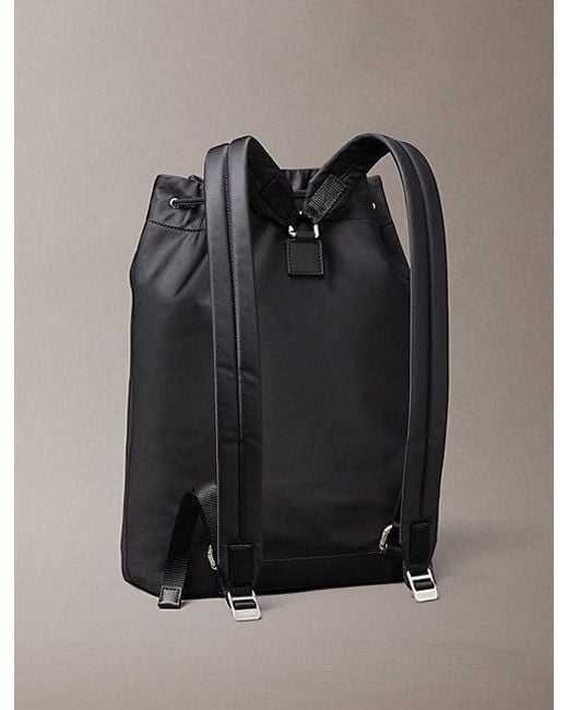 Calvin Klein Rucksack Mit Tunnelzugverschluss Aus Mattem Nylon in Black für Herren