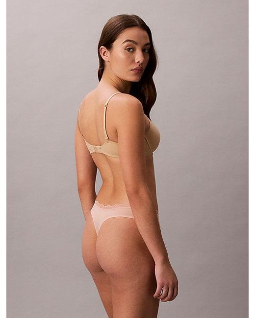 Calvin Klein String in het Natural