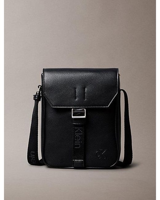 Calvin Klein Reporter-Bag Mit Cargo-Klappe in Black für Herren