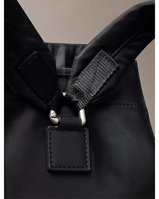 Calvin Klein Rucksack Mit Tunnelzugverschluss Aus Mattem Nylon in Black für Herren