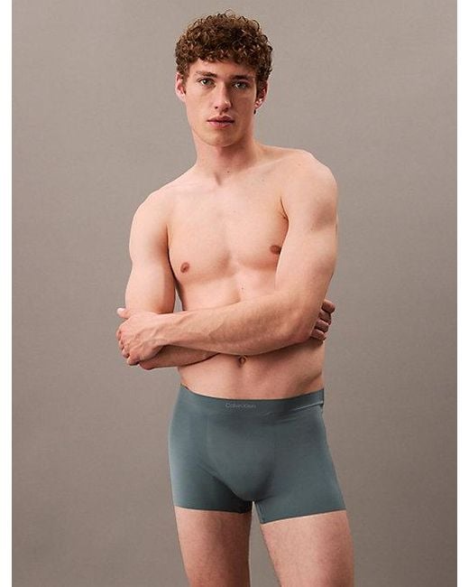 Bóxers ajustados de tiro bajo - Invisibles Calvin Klein de hombre de color Gray