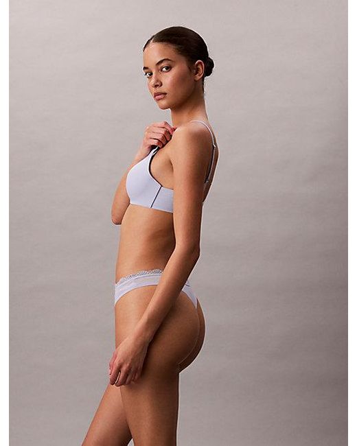 Calvin Klein String Met Lage Taille in het Natural