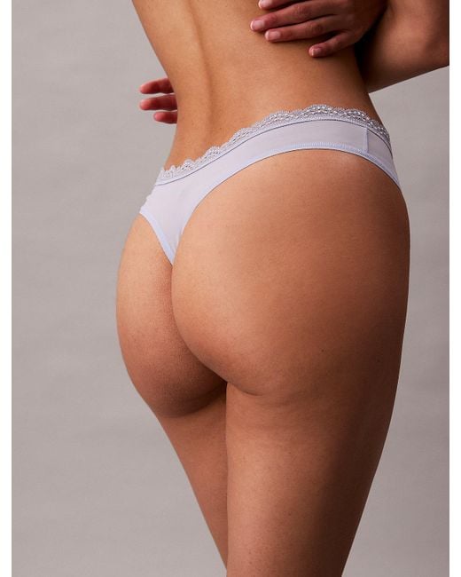 String Taille Basse Calvin Klein en coloris Natural